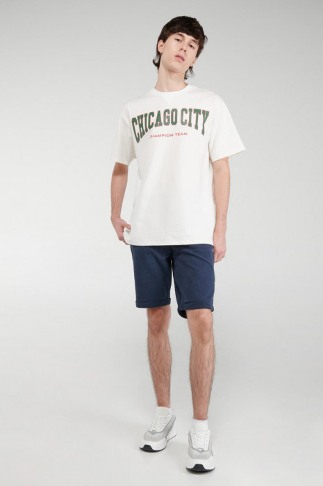 Camiseta manga corta con estampado.