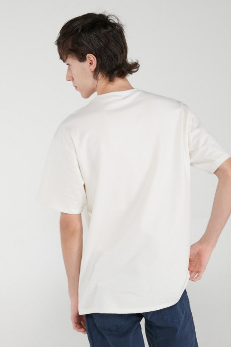 Camiseta manga corta con estampado.