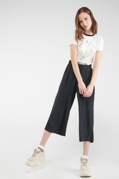 Pantalón culotte con cordón.