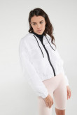 Chaqueta liviana con capota