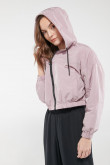 Chaqueta liviana con capota