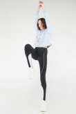 Leggins largos con cortes y estampado.