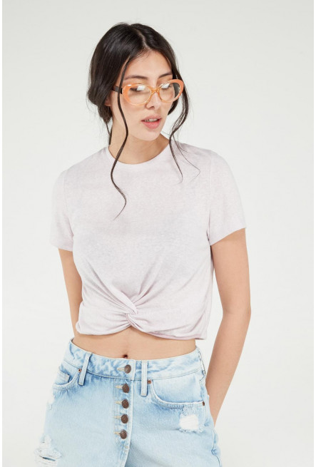 Camiseta manga corta, unicolor con nudo en frente.