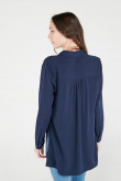Blusa unicolor, aberturas en costados