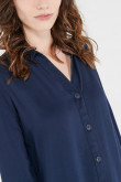 Blusa unicolor, aberturas en costados