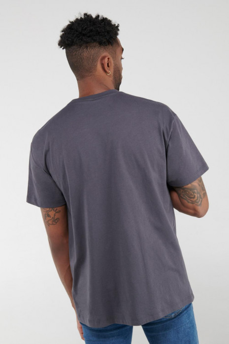 Camiseta manga corta con estampado.
