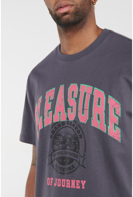 Camiseta manga corta con estampado.