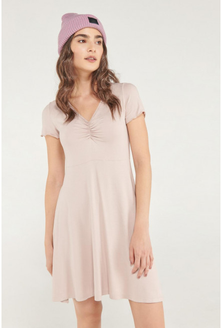 Vestido corto, unicolor manga corta.