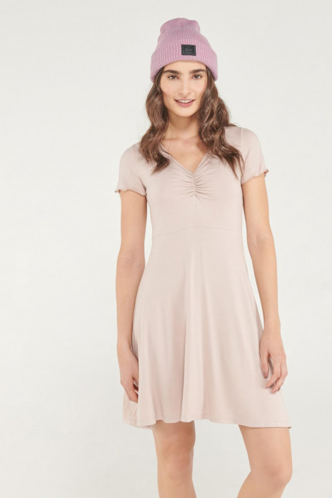 Vestido corto, unicolor manga corta.