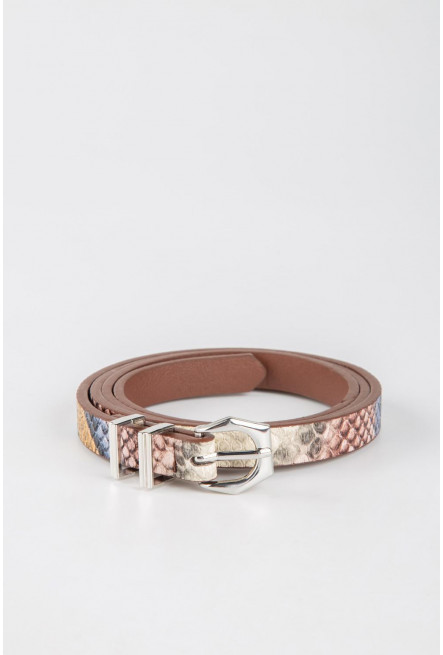 Cinturón hebilla metalica.