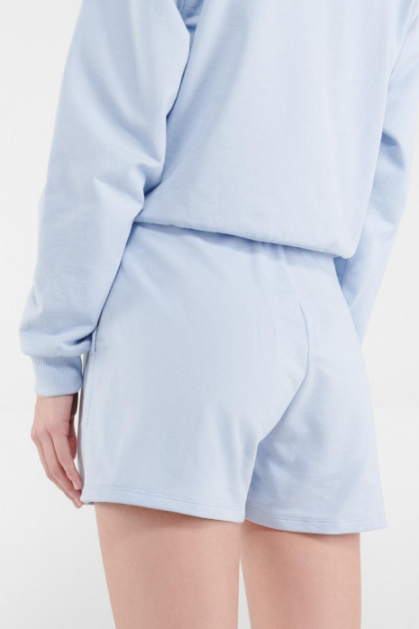 Short unicolor con bolsillos