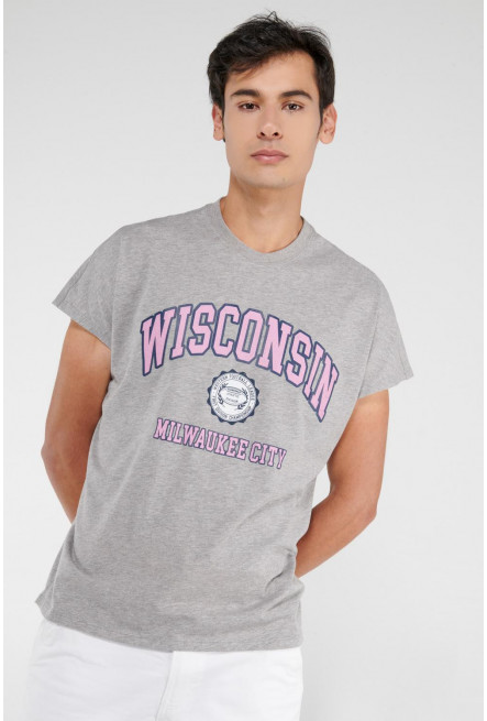 Camiseta manga corta con estampado.
