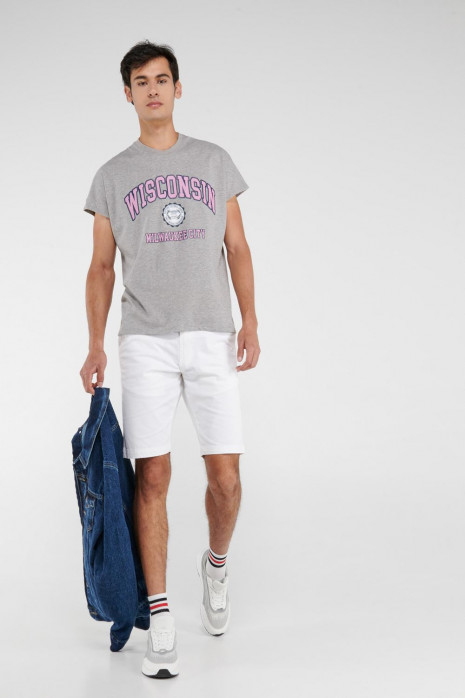Camiseta manga corta con estampado.