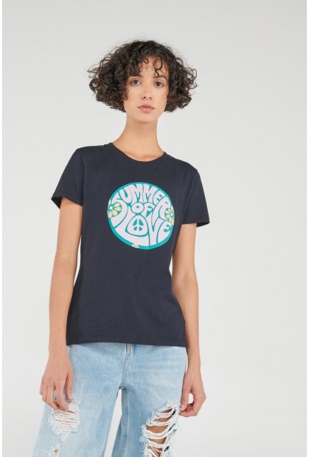 Camiseta básica manga corta estampada.