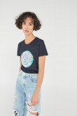Camiseta básica manga corta estampada.