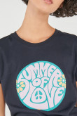 Camiseta básica manga corta estampada.