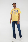 Camiseta manga corta con estampado.