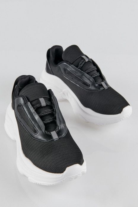 Zapatilla deportiva unicolor