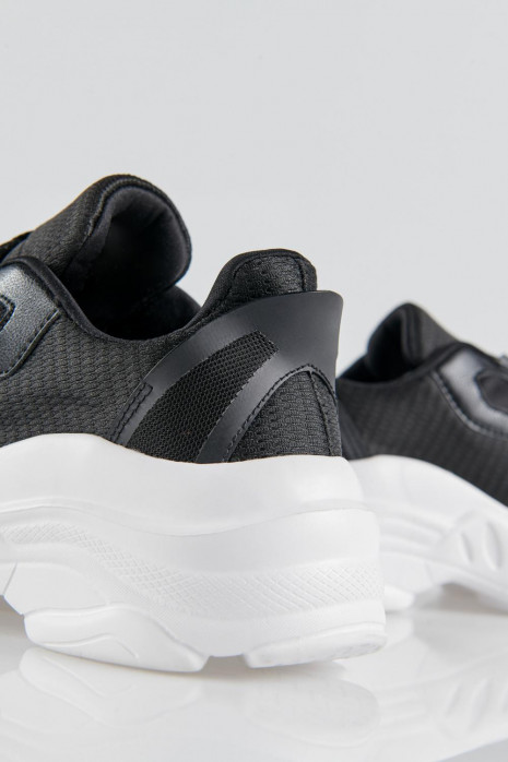 Zapatilla deportiva unicolor