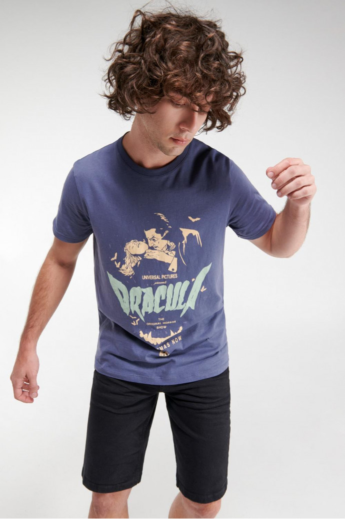 Camiseta manga corta, estampado de  Drácula.