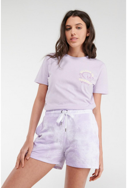 Short tie dye, con bolsillos laterales.