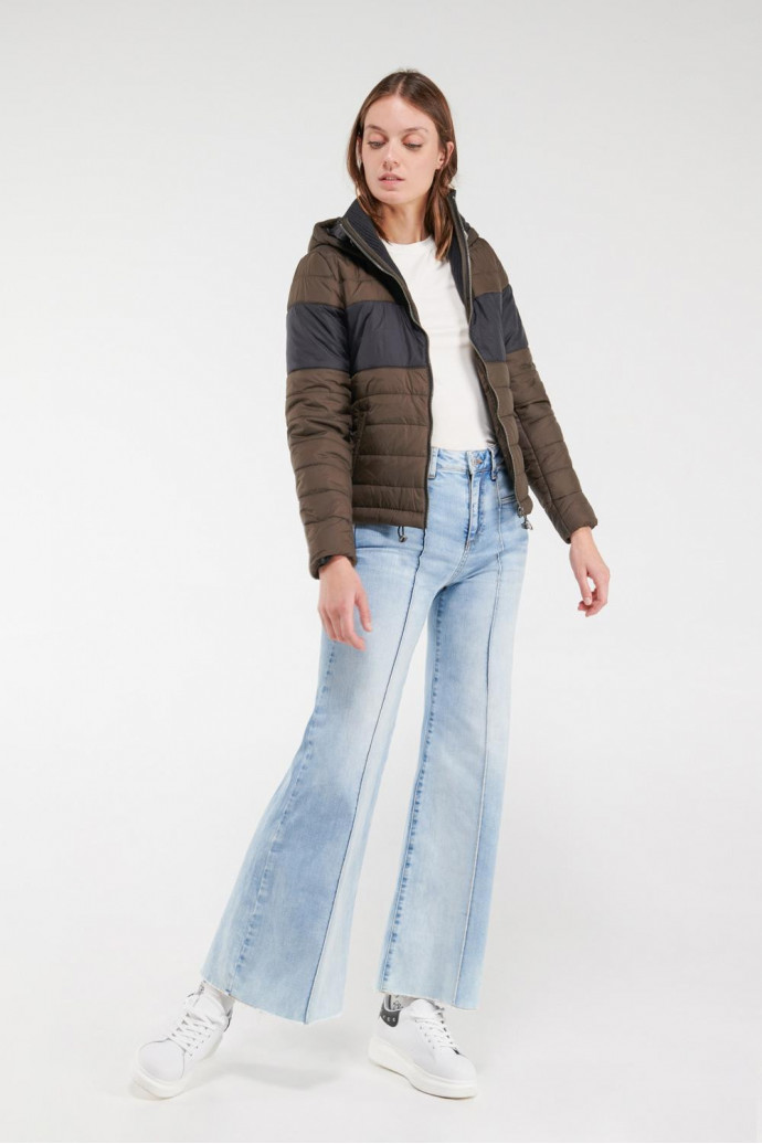 Chaqueta acolchada con capota
