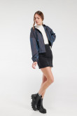 Chaqueta liviana con capota