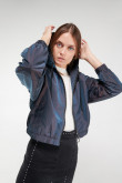 Chaqueta liviana con capota