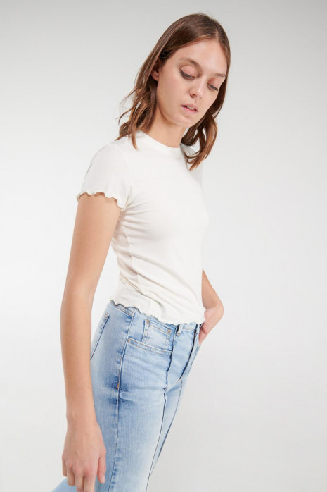 Camiseta, manga  corta, cuello redondo, unicolor.