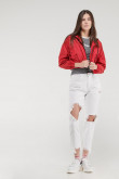 Chaqueta liviana con capota