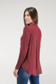 Blusa unicolor, doble bolsillo