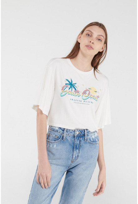 Camiseta manga corta con perlas.