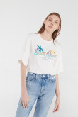 Camiseta manga corta con perlas.