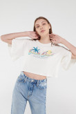 Camiseta manga corta con perlas.