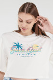 Camiseta manga corta con perlas.