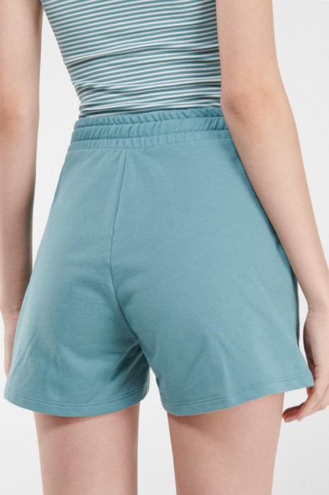 Short unicolor con bolsillos