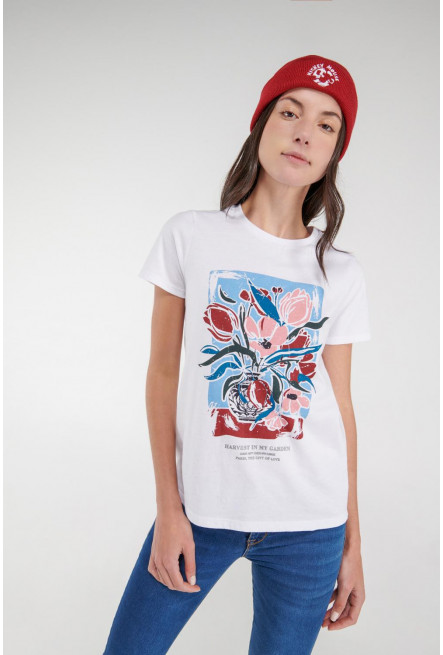 Camiseta básica manga corta estampada.