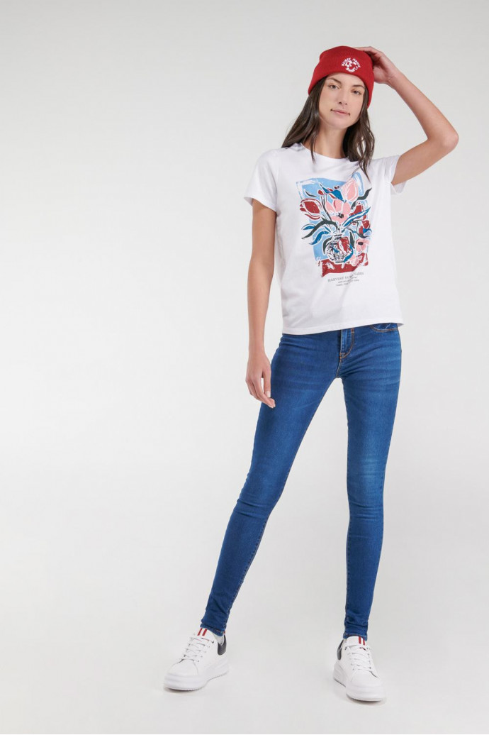 Camiseta básica manga corta estampada.