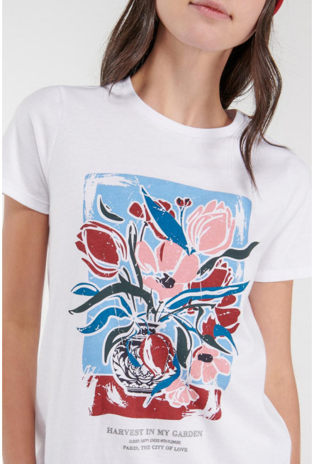 Camiseta básica manga corta estampada.