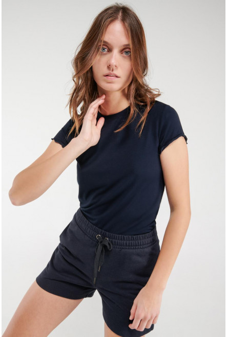 Camiseta, manga  corta, cuello redondo, unicolor.