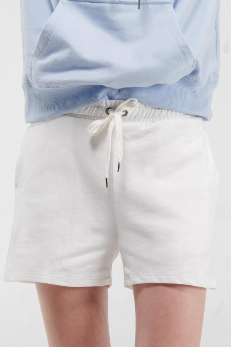 Short unicolor con bolsillos