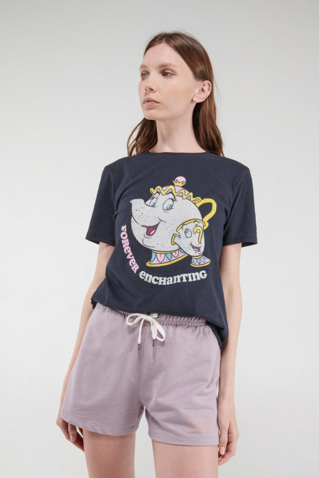 Short unicolor con bolsillos