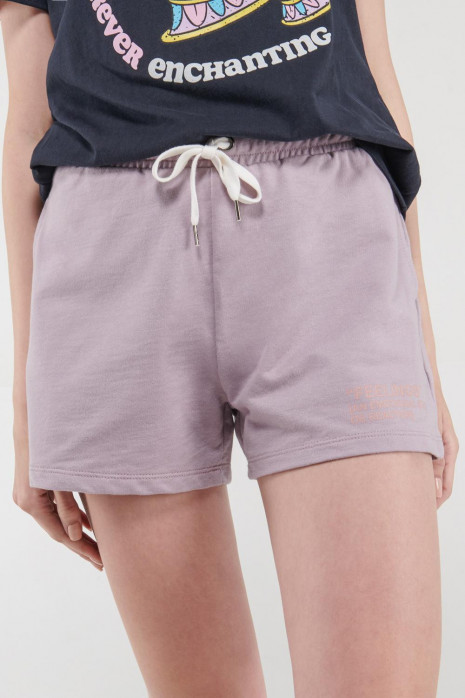 Short unicolor con bolsillos