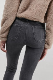Jean Jegging tiro alto
