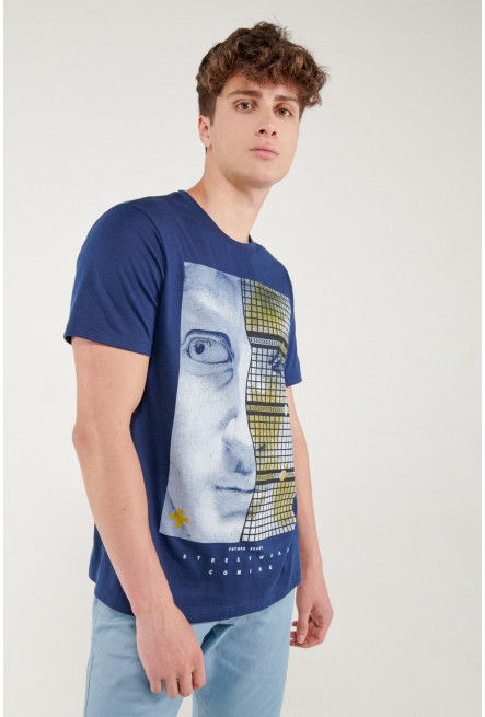 Camiseta básica manga corta estampada.
