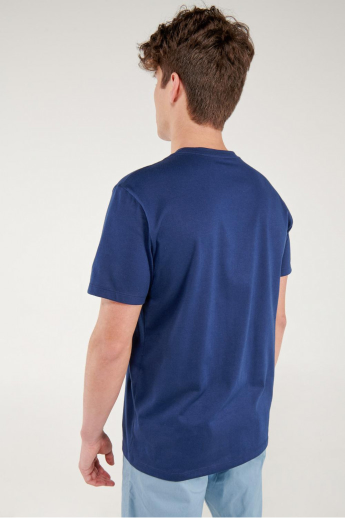 Camiseta básica manga corta estampada.