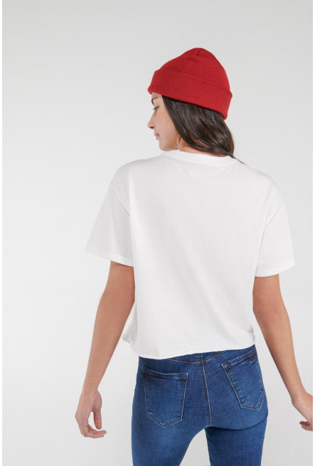 Camiseta manga corta con estampado en frente.