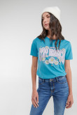 Camiseta manga corta con estampado en frente.