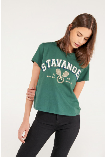 Camiseta manga corta con estampado en frente.