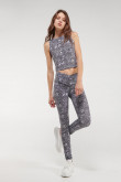 Leggins largos, con tela sublimada.